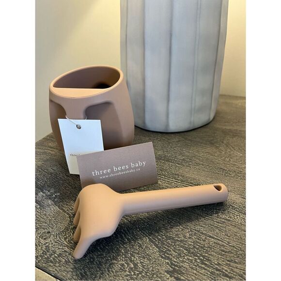 THREE BEES BABY GARDENING TOOLS - Picture 2 of 9